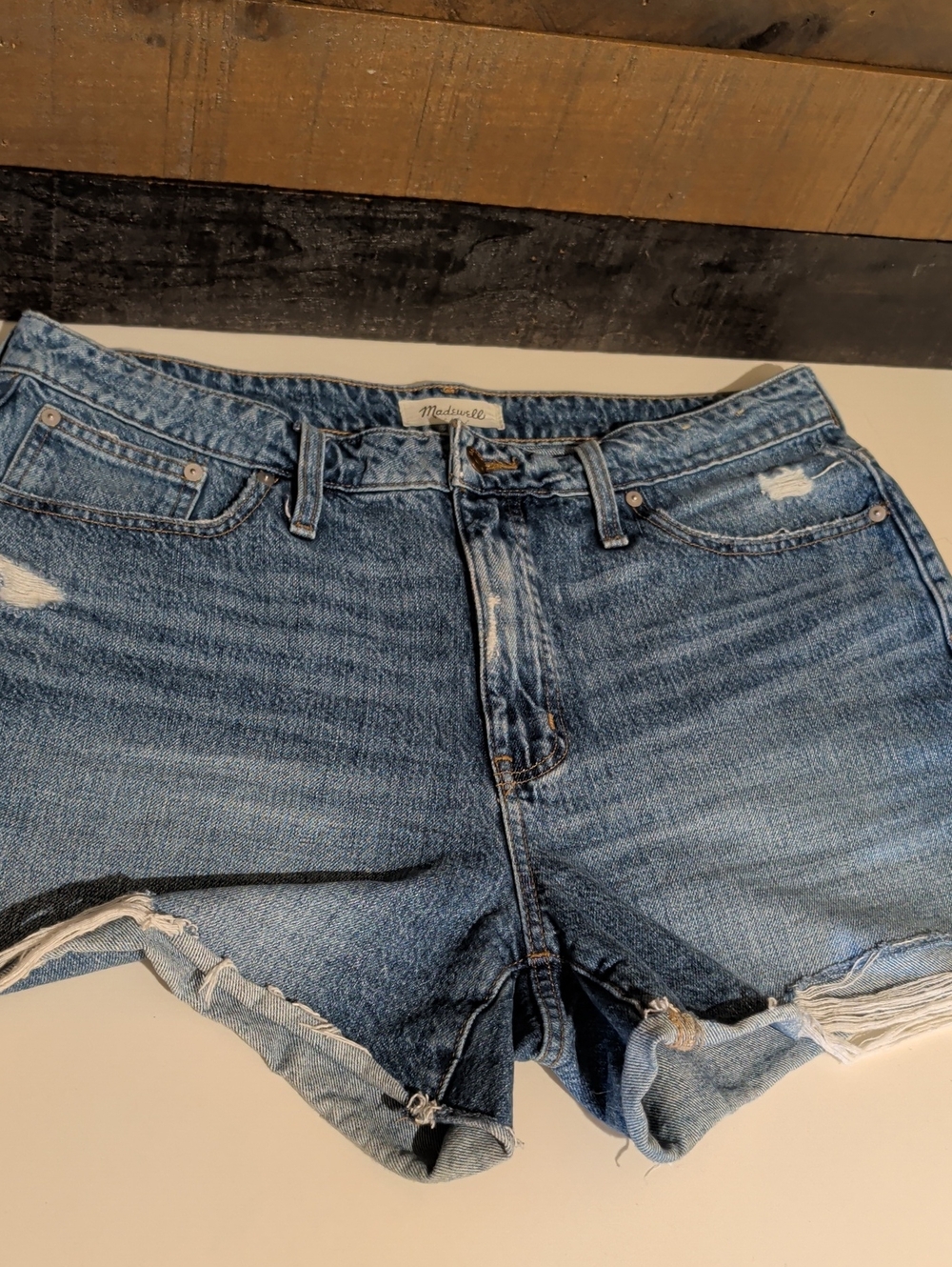Madewell Denim Cutoff Shorts in Medium Blue Size 31